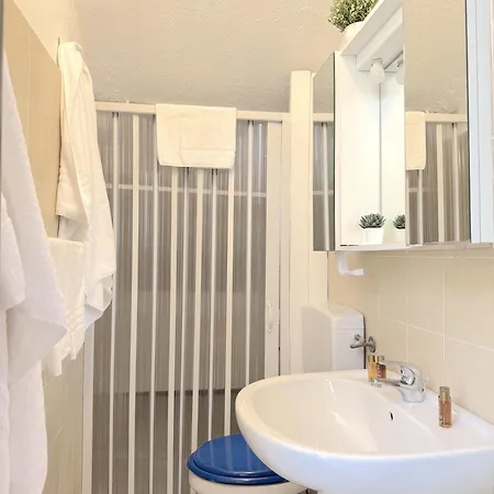 Apartment Amleto Baia *